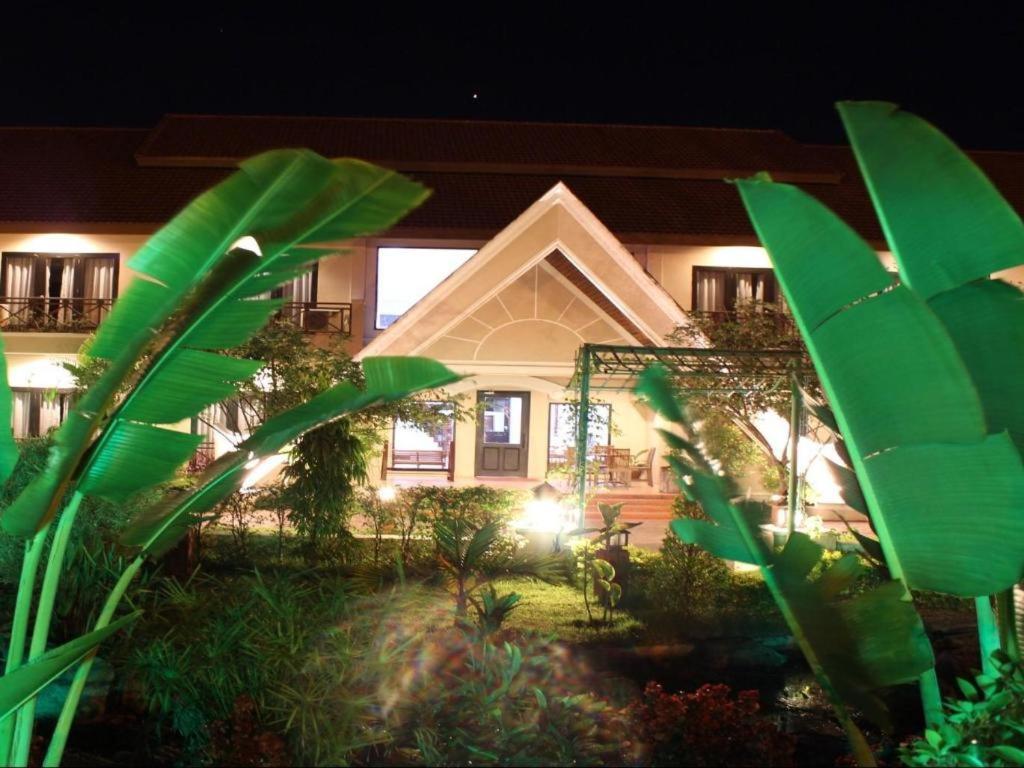 Daosavanh Resort&Spa Hotel Savannakhet Exterior foto